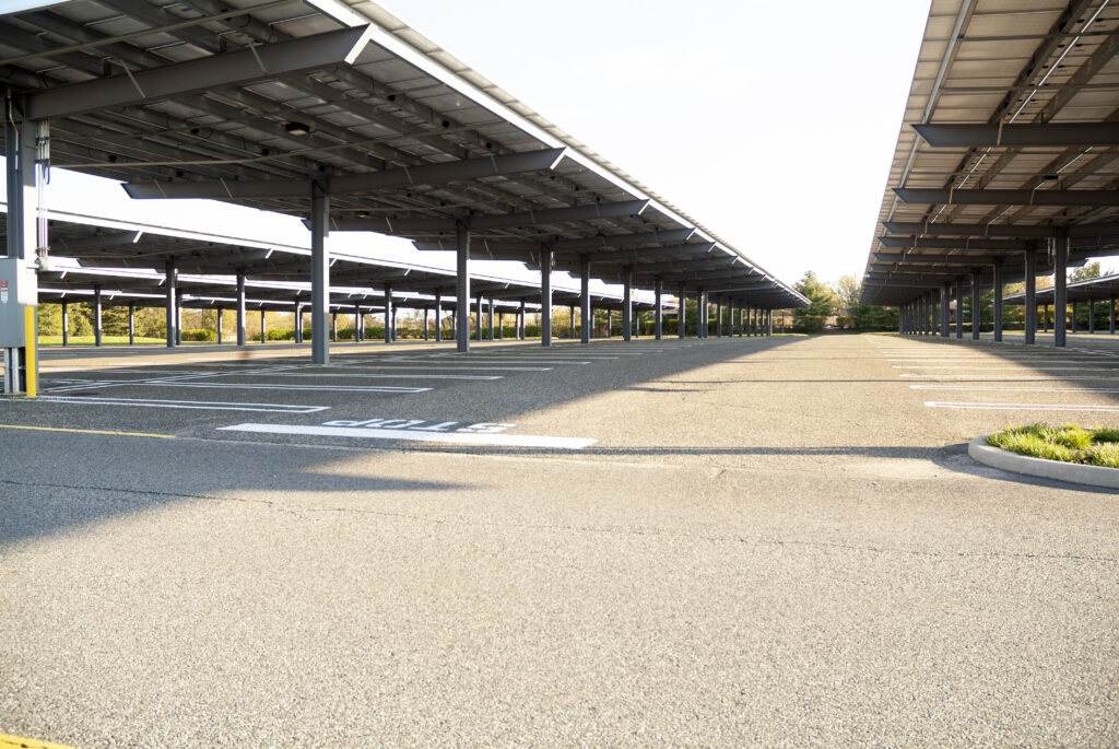 BDG charpente métallique solaire ombrières